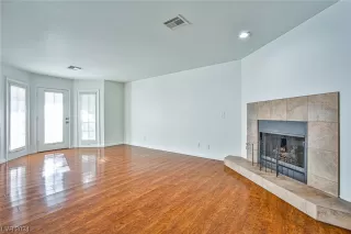 Photo #5: 2556748 Listing 