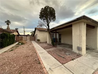 Photo #1: 2556766 Listing