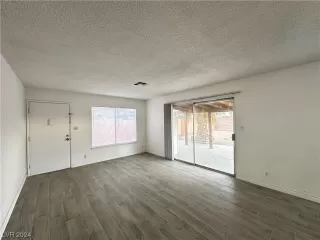 Photo #3: 2556766 Listing