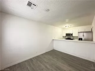 Photo #6: 2556766 Listing