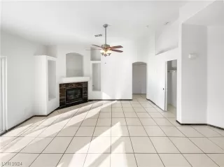 Photo #2: 2556767 Listing 