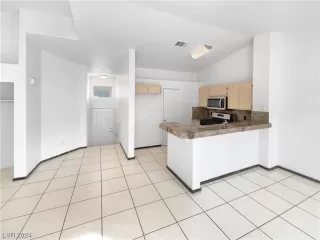 Photo #5: 2556767 Listing 