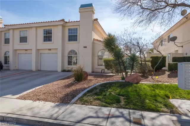 MLS: 2556769 Condo For Sale