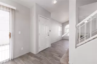 Photo #2: 2556769 Listing 