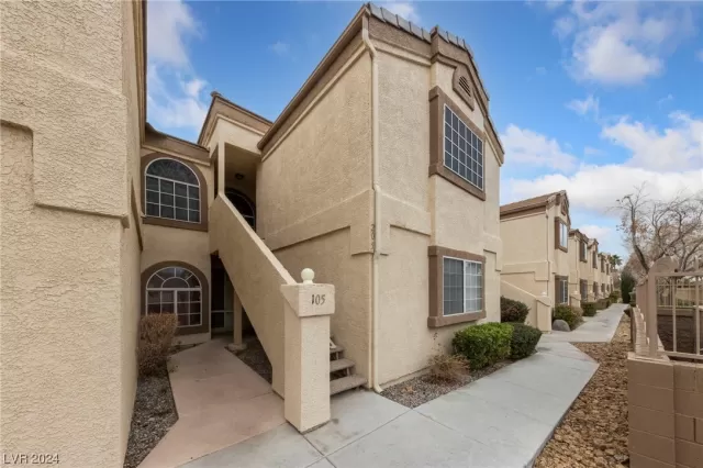 MLS: 2556775 Condo For Sale