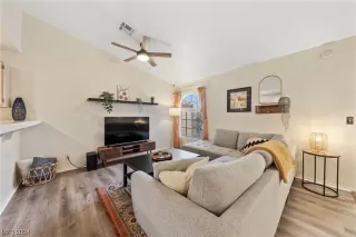 Photo #4: 2556775 Listing