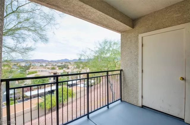 MLS: 2556780 Condo For Sale
