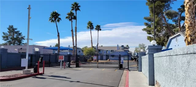 MLS: 2556784 Condo For Sale