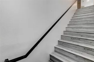 Photo #1: 2556795 Listing