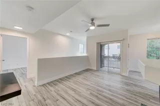 Photo #3: 2556795 Listing