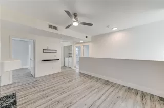 Photo #4: 2556795 Listing