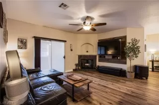 Photo #6: 2556821 Listing 