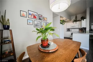 Photo #4: 2556829 Listing