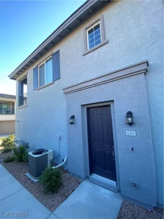 Photo #1: 2556845 Listing 