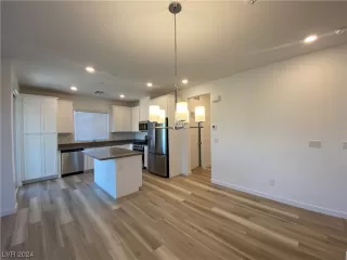 Photo #4: 2556845 Listing 