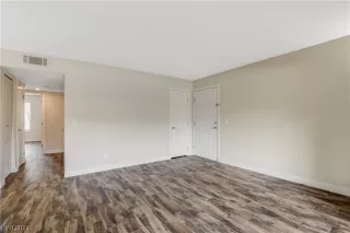 Photo #4: 2556856 Listing 