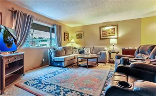 Photo #3: 2556858 Listing