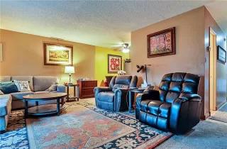 Photo #4: 2556858 Listing