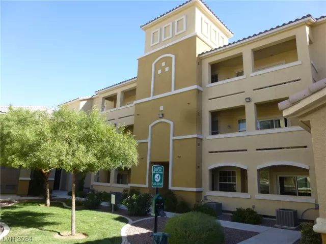 MLS: 2556859 Condo For Sale