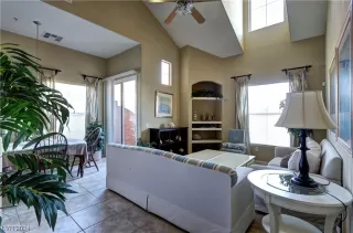 Photo #2: 2556866 Listing 