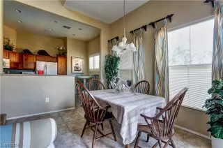 Photo #5: 2556866 Listing 