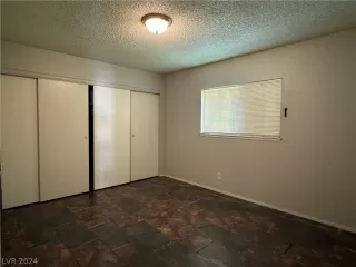 Photo #6: 2556883 Listing