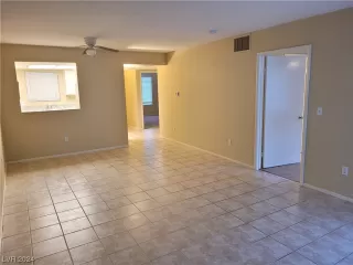 Photo #5: 2556888 Listing