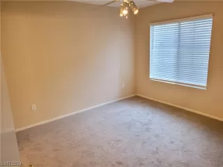 Photo #6: 2556888 Listing