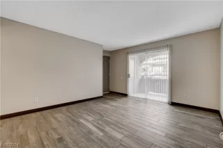 Photo #5: 2556889 Listing 