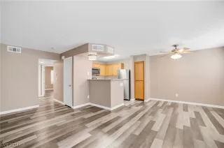 Photo #1: 2556892 Listing 