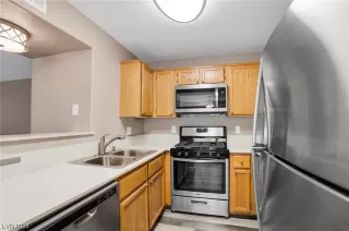 Photo #5: 2556892 Listing 