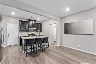 Photo #3: 2556902 Listing