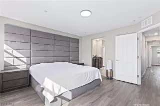 Photo #5: 2556902 Listing