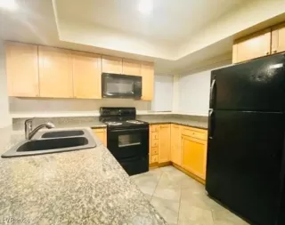 Photo #6: 2556906 Listing 