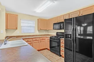 Photo #5: 2556909 Listing 