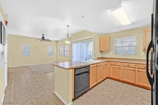 Photo #6: 2556909 Listing 