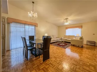 Photo #4: 2556916 Listing