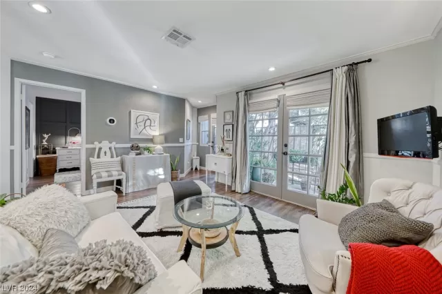 MLS: 2556918 Condo For Sale