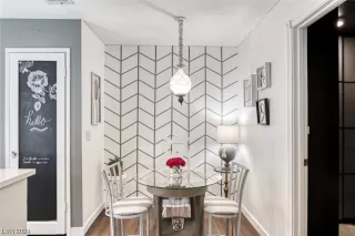 Photo #2: 2556918 Listing 