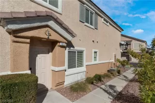 Photo #1: 2556921 Listing 