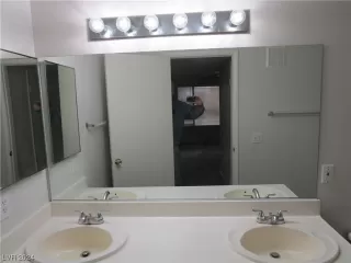 Photo #1: 2556924 Listing 