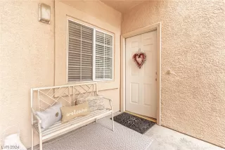 Photo #3: 2556969 Listing