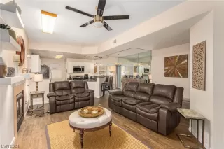 Photo #6: 2556969 Listing