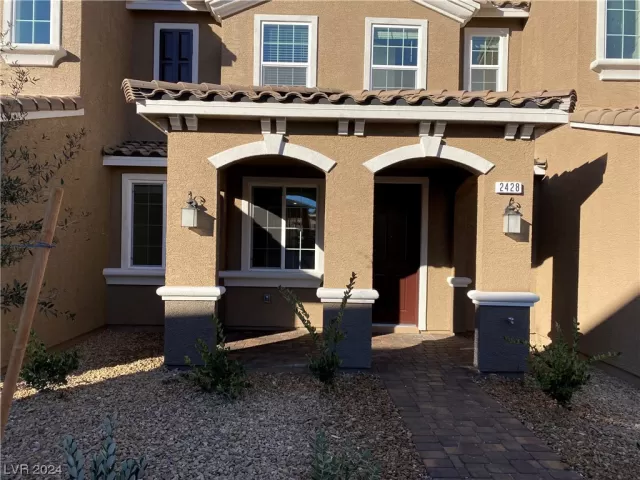 MLS: 2556978 Condo For Sale