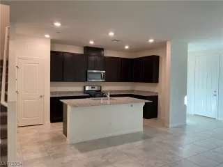 Photo #6: 2556978 Listing 