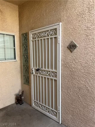 Photo #2: 2556979 Listing 