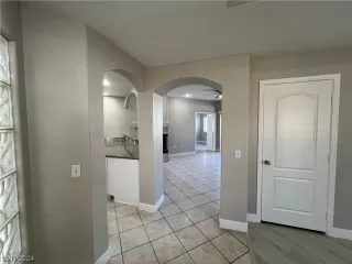 Photo #3: 2556979 Listing 