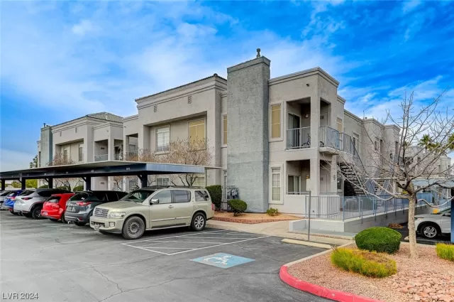 MLS: 2557005 Condo For Sale