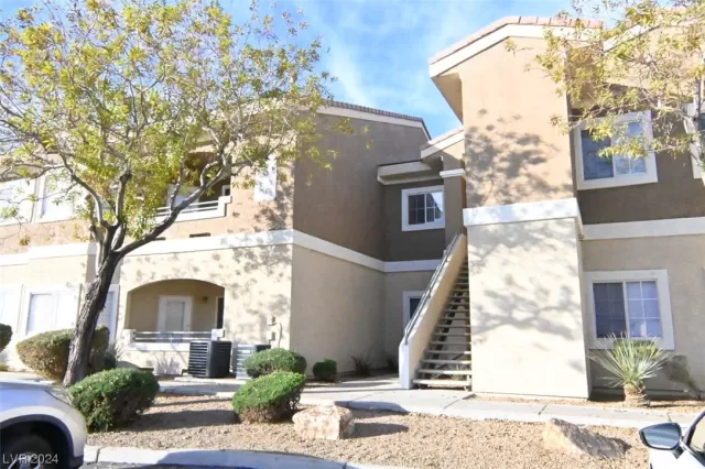 MLS: 2557047 Condo For Sale
