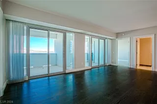 Photo #3: 2557092 Listing 